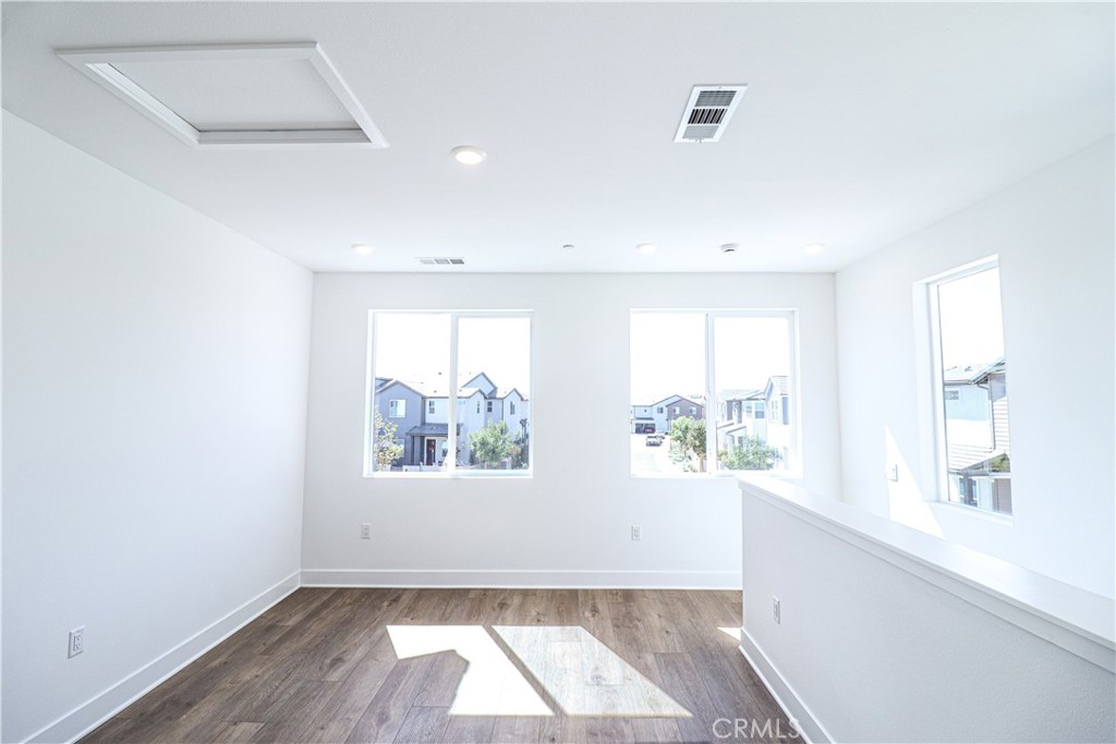 MLS #WS25274374 image #21