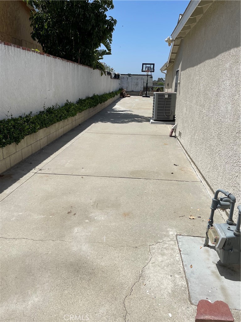 MLS #WS25274389 image #2