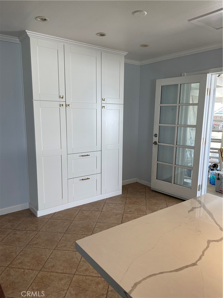 MLS #WS25274389 image #8