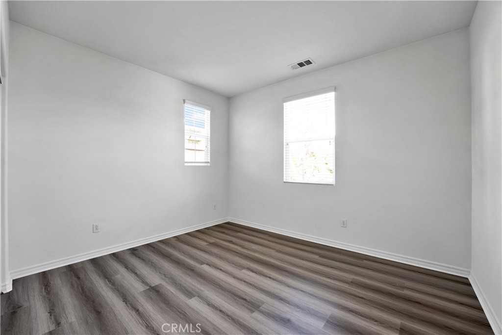 MLS #WS25274396 image #17