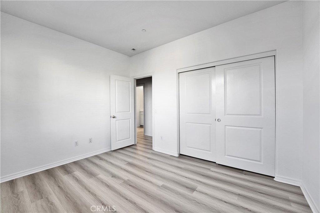 MLS #WS25274396 image #18