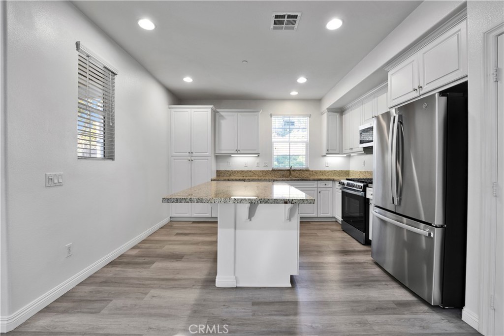 MLS #WS25274396 image #8