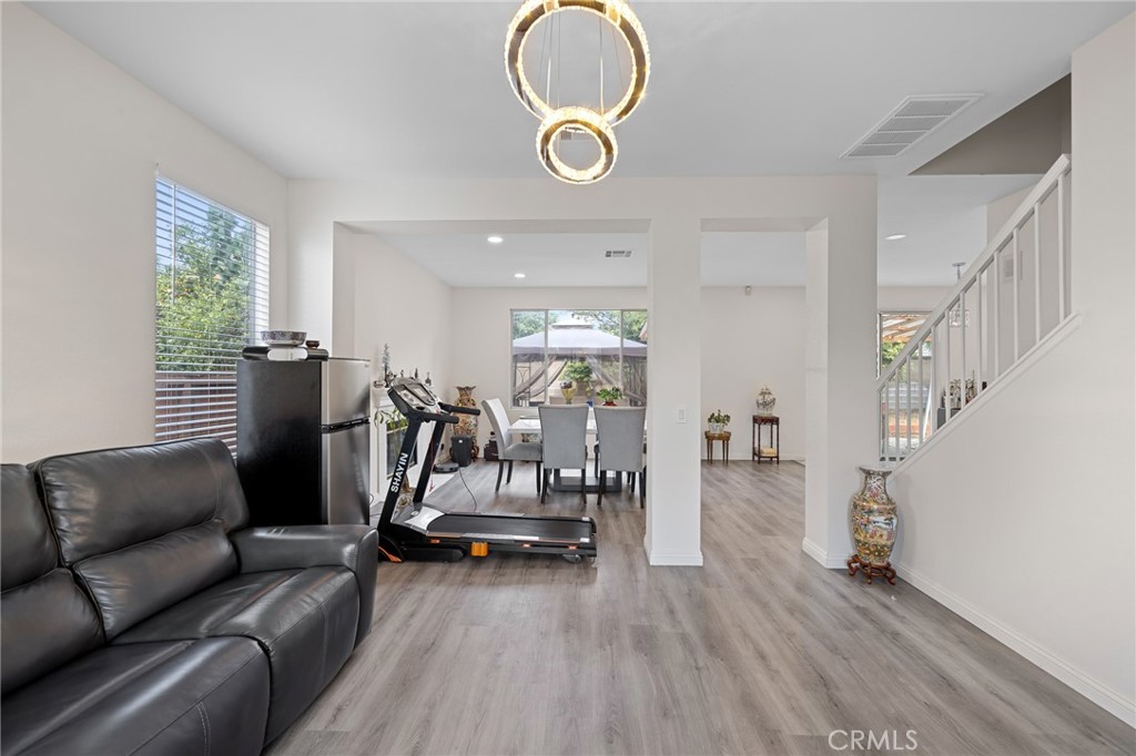 MLS #WS25274533 image #1