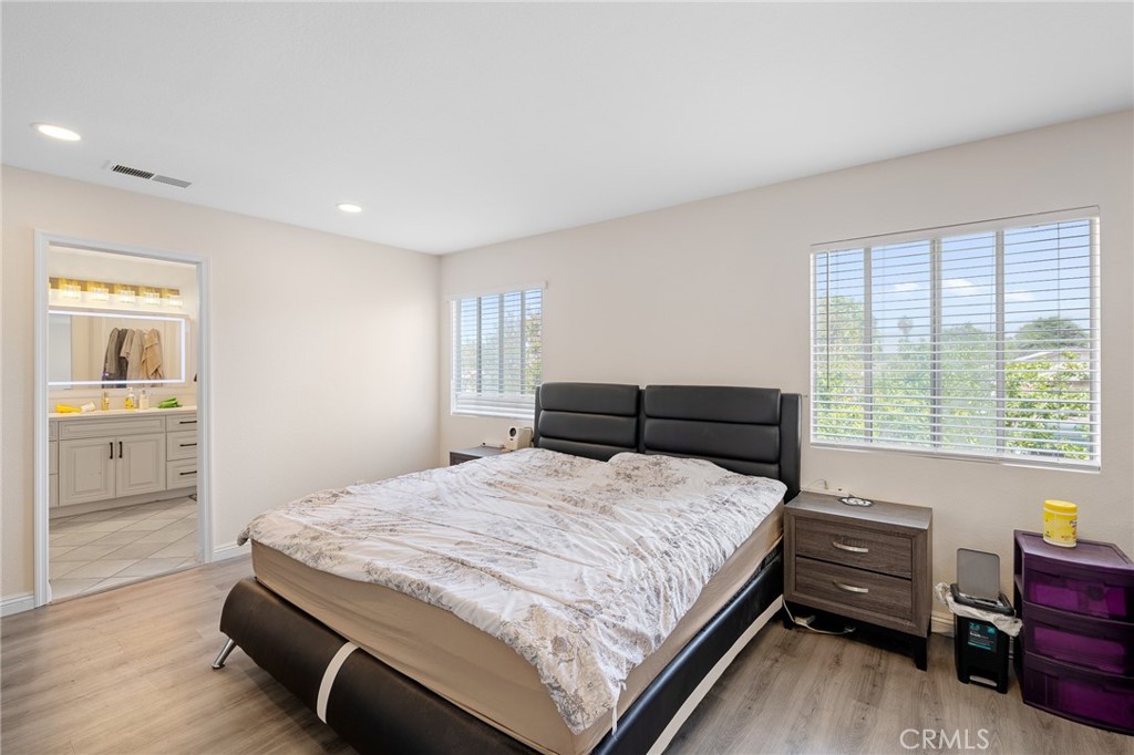 MLS #WS25274533 image #13