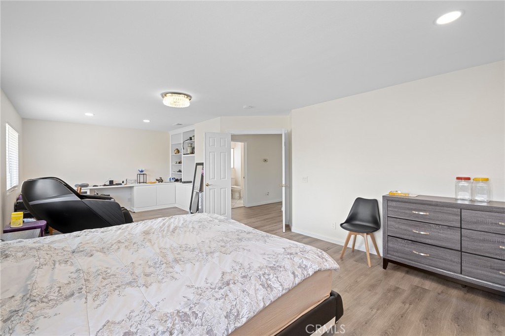 MLS #WS25274533 image #14