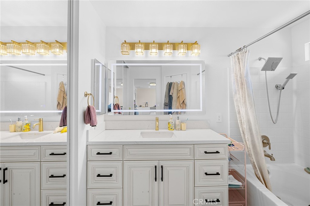 MLS #WS25274533 image #17