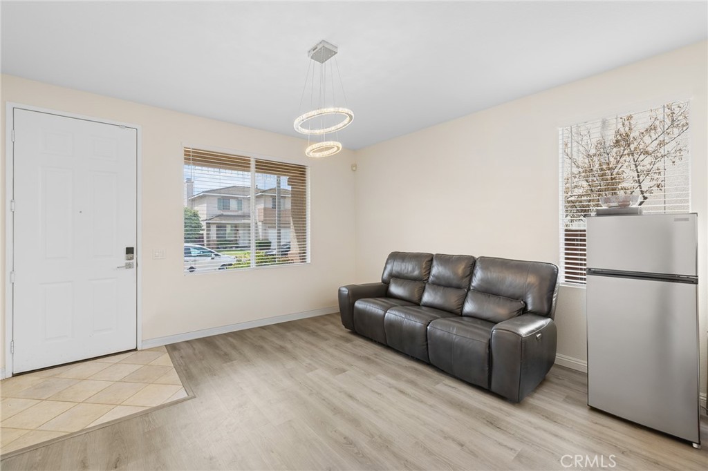 MLS #WS25274533 image #4