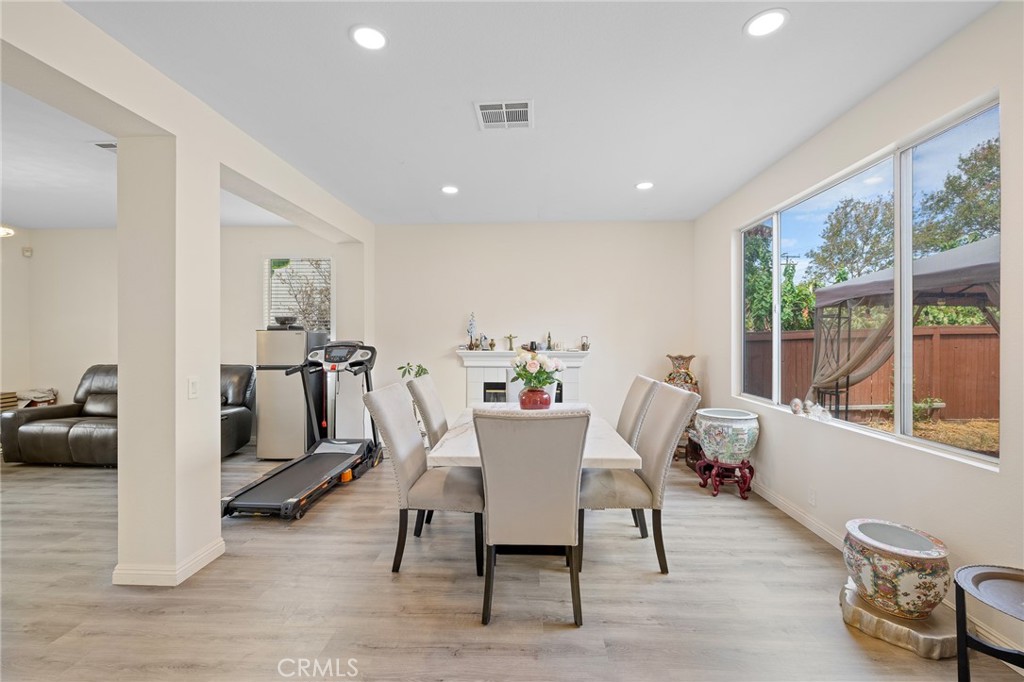 MLS #WS25274533 image #5