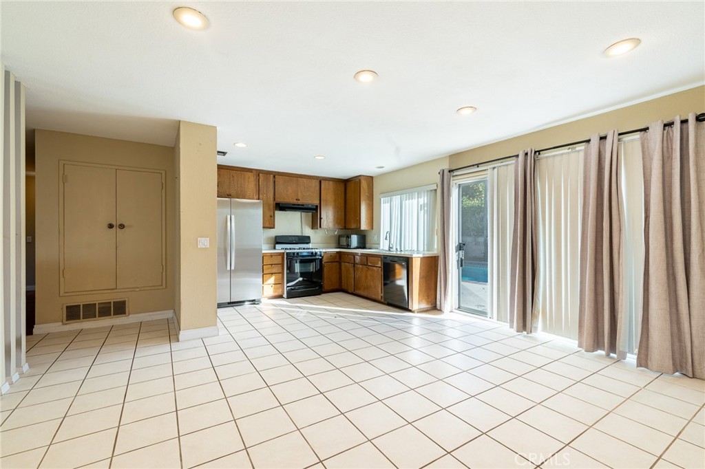 MLS #WS25274702 image #7