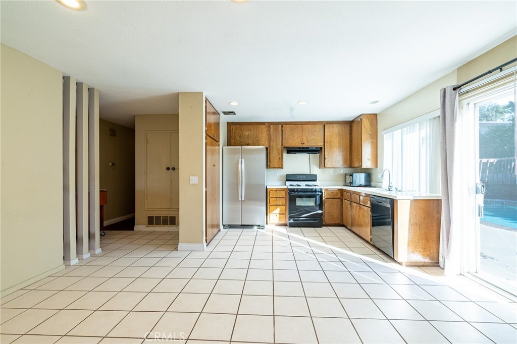 MLS #WS25274702 image #8