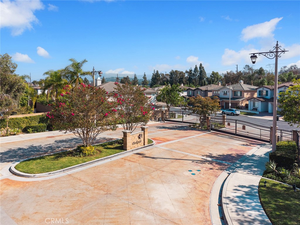 MLS #WS25274833 image #1