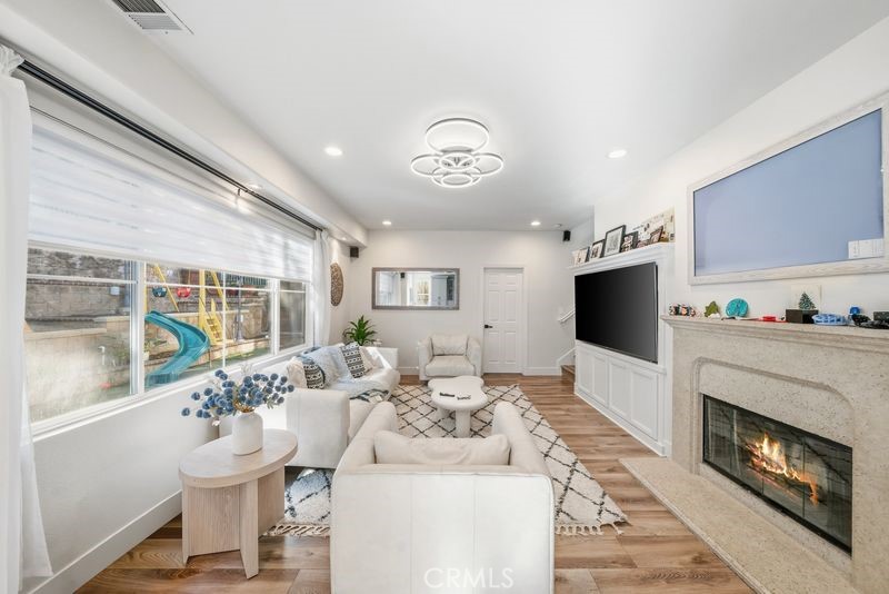 MLS #WS25274973 image #9