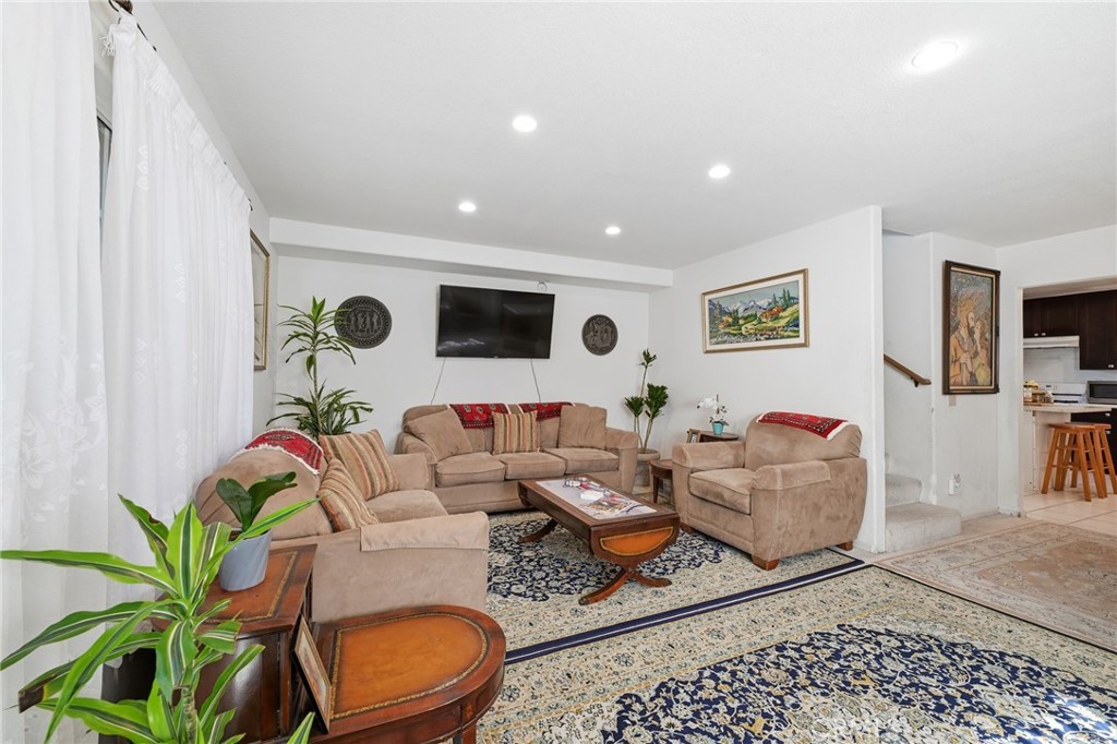 MLS #WS25275076 image #11