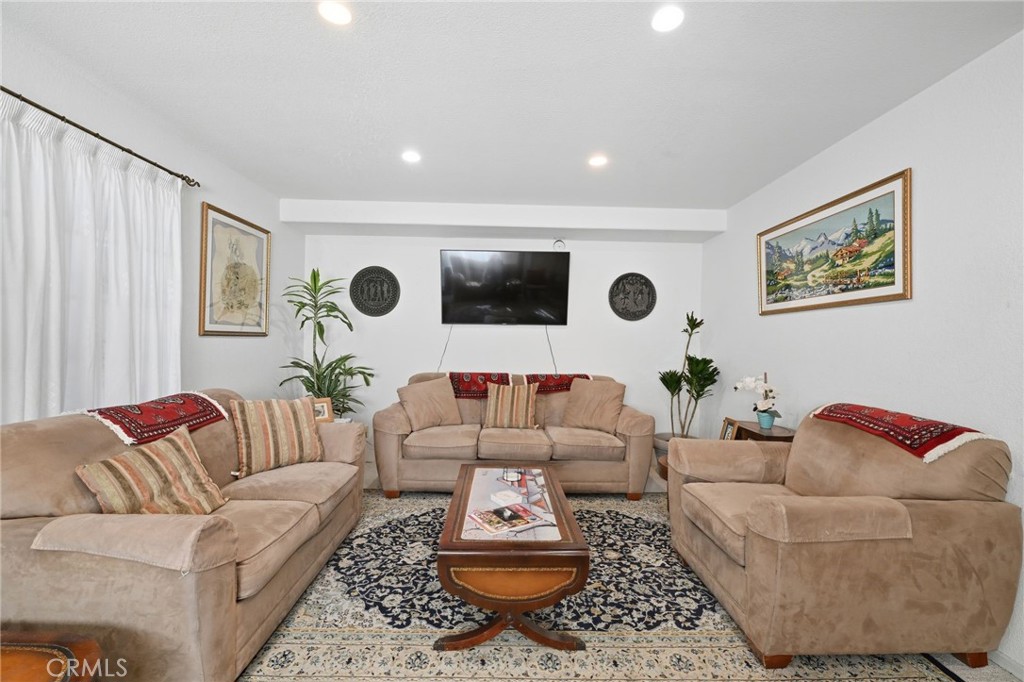 MLS #WS25275076 image #6