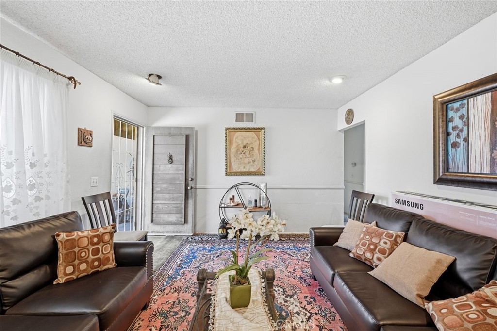 MLS #WS25275076 image #9