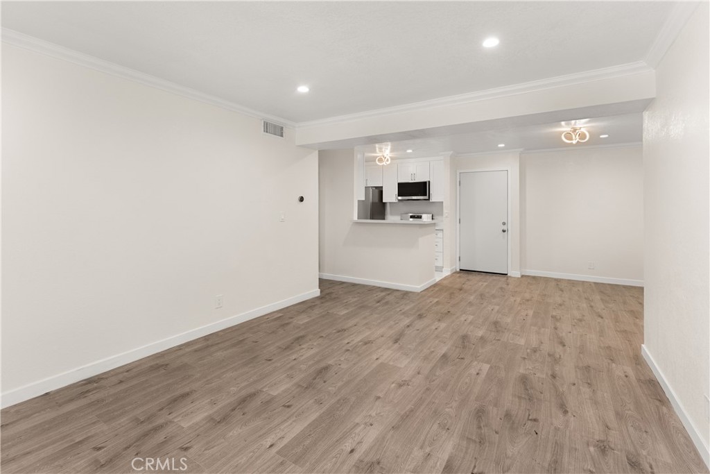 MLS #WS25275087 image #13