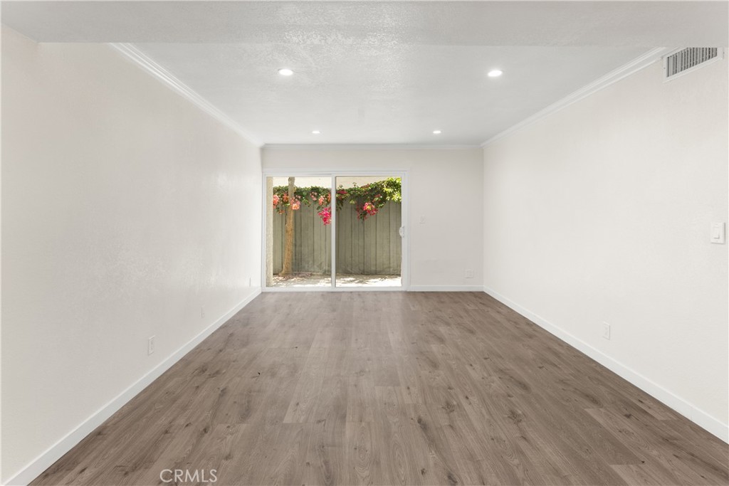 MLS #WS25275087 image #14