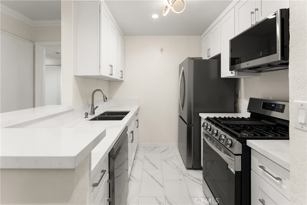 MLS #WS25275087 image #20