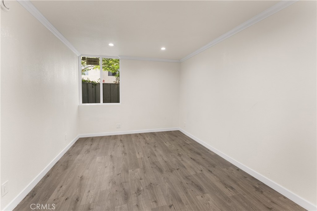 MLS #WS25275087 image #22