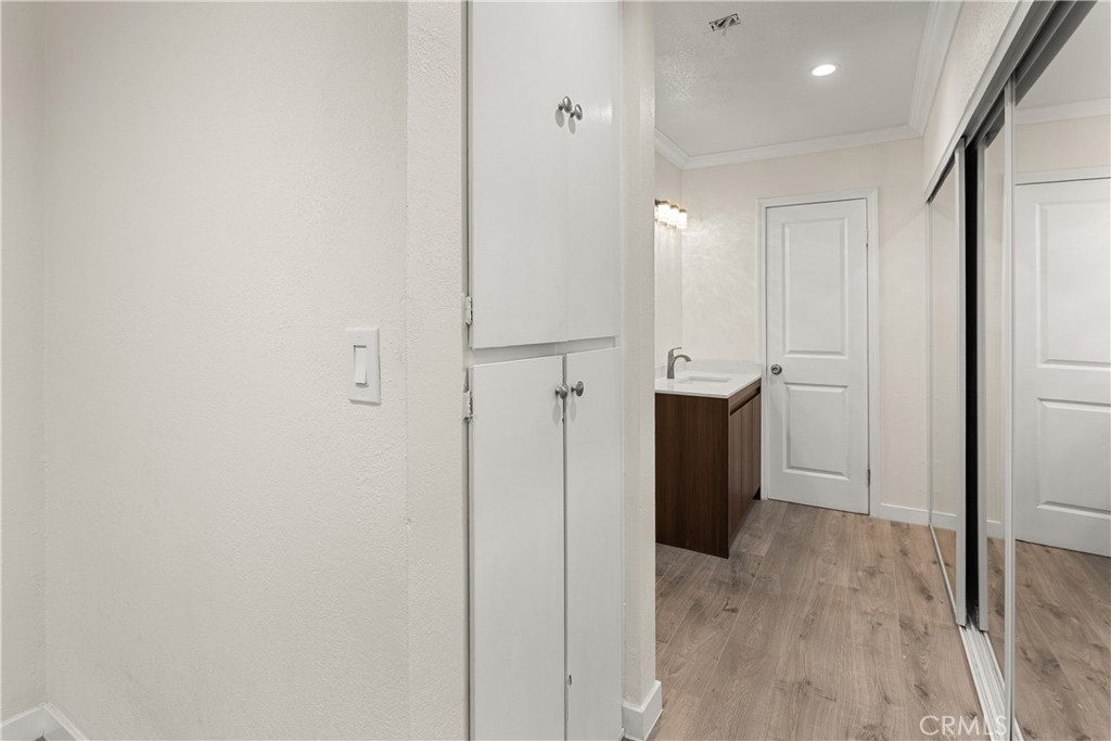 MLS #WS25275087 image #24