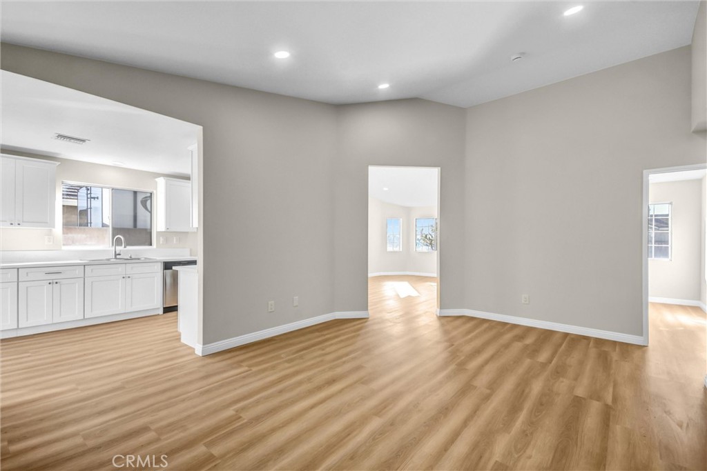 MLS #WS25275090 image #21