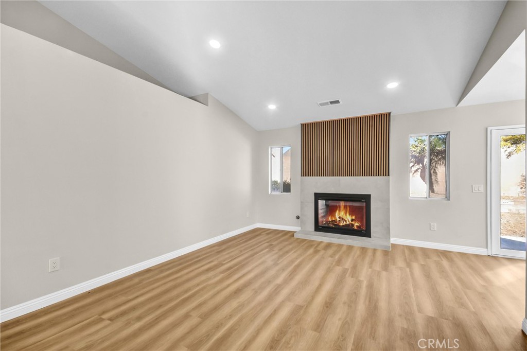 MLS #WS25275090 image #4