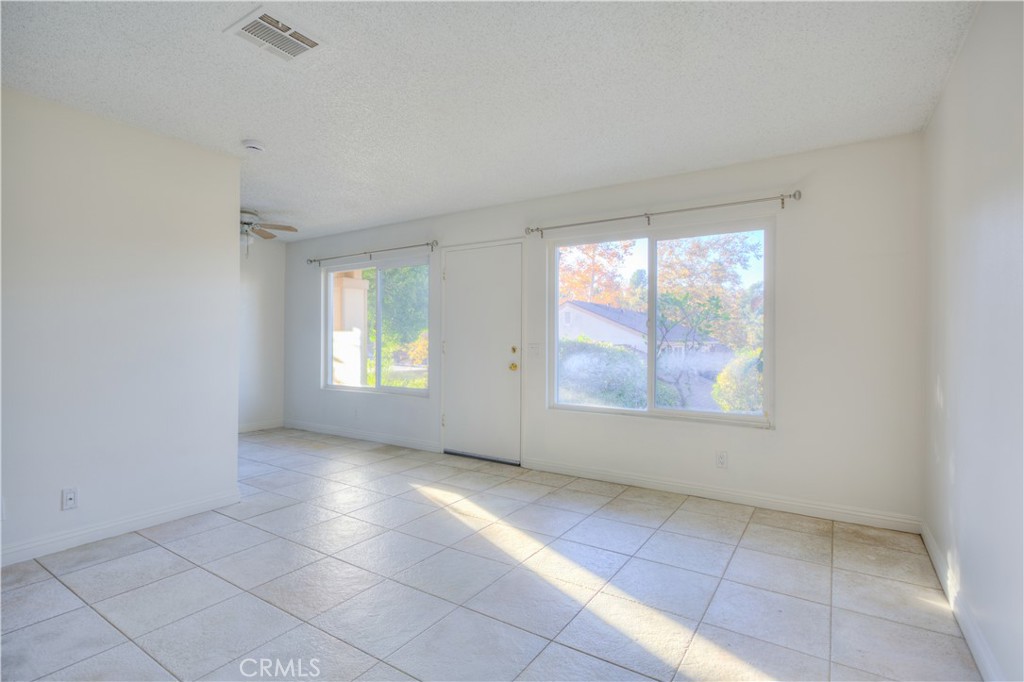 MLS #WS25275115 image #2