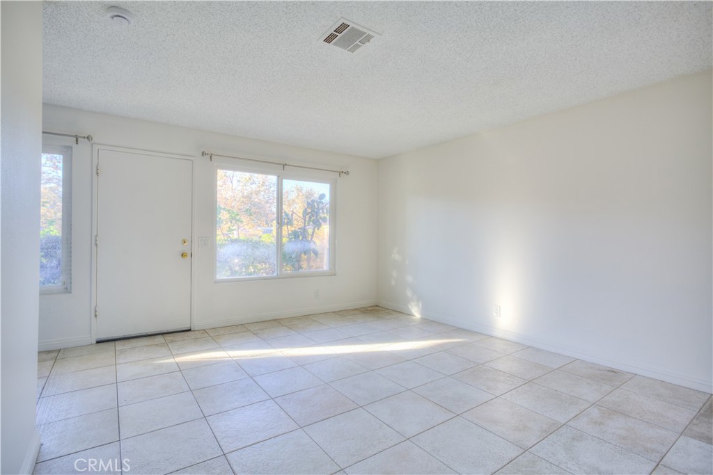 MLS #WS25275115 image #3