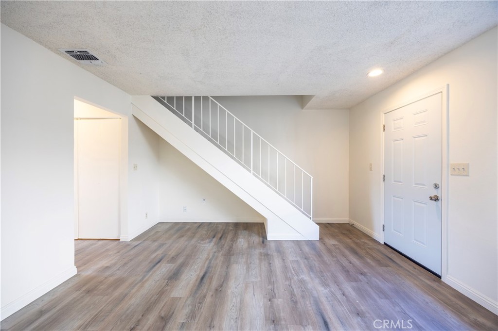 MLS #WS25275153 image #2