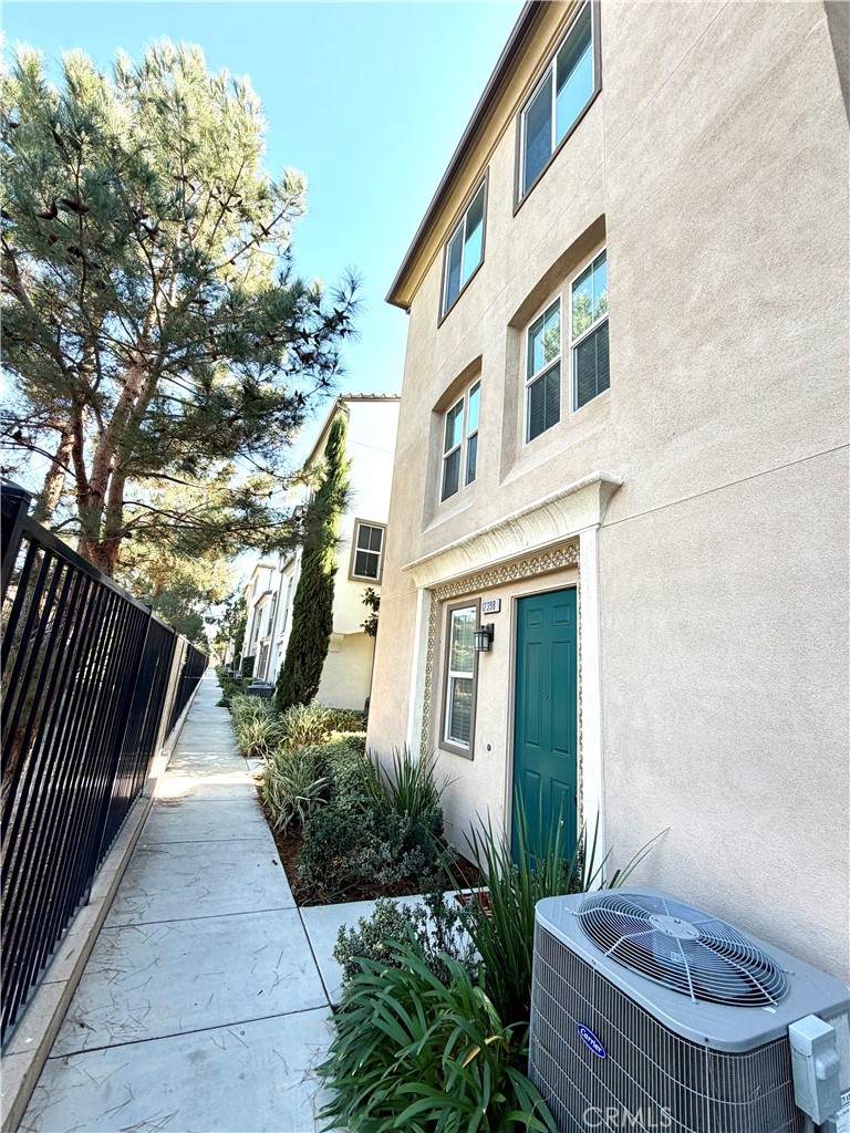 MLS #WS25275210 image #2