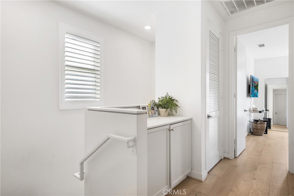 MLS #WS25275440 image #16