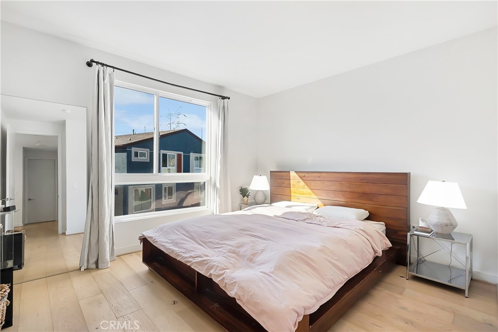 MLS #WS25275440 image #17