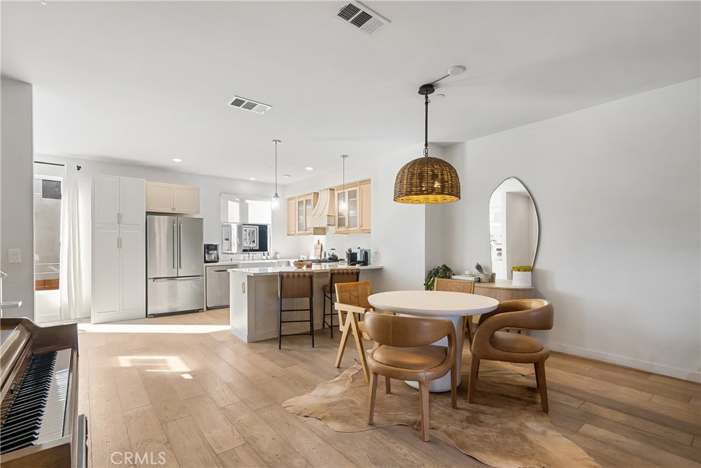 MLS #WS25275440 image #3