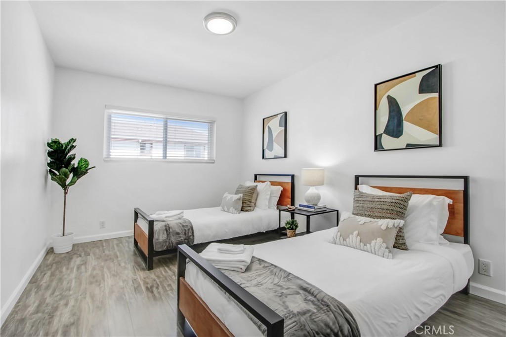 MLS #WS25275583 image #10