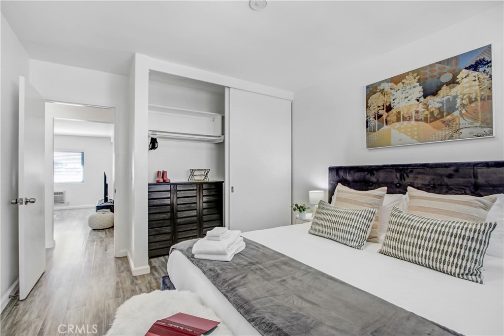 MLS #WS25275583 image #14