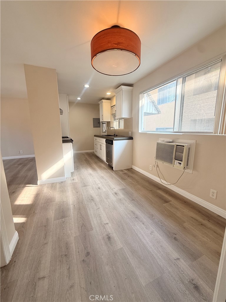 MLS #WS25275707 image #9