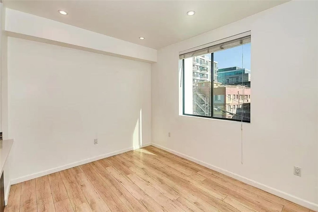 MLS #WS25275732 image #10