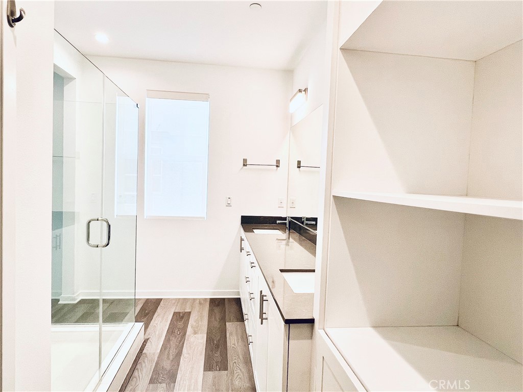 MLS #WS25275769 image #12