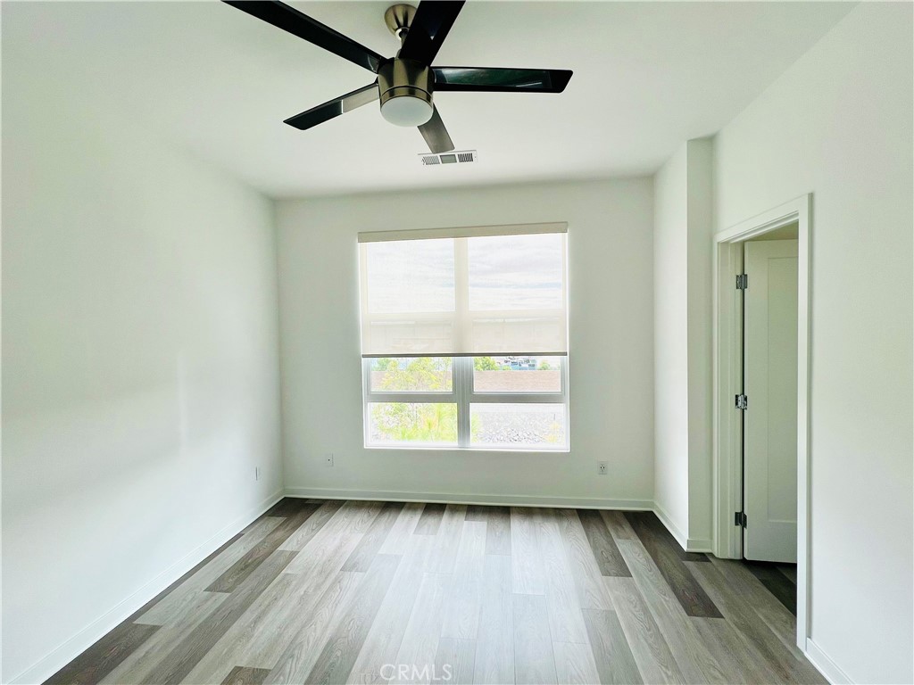 MLS #WS25275769 image #17