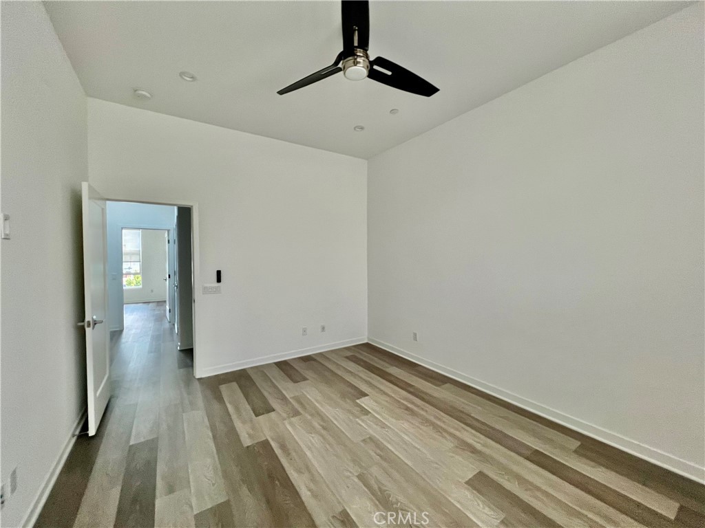 MLS #WS25275769 image #18