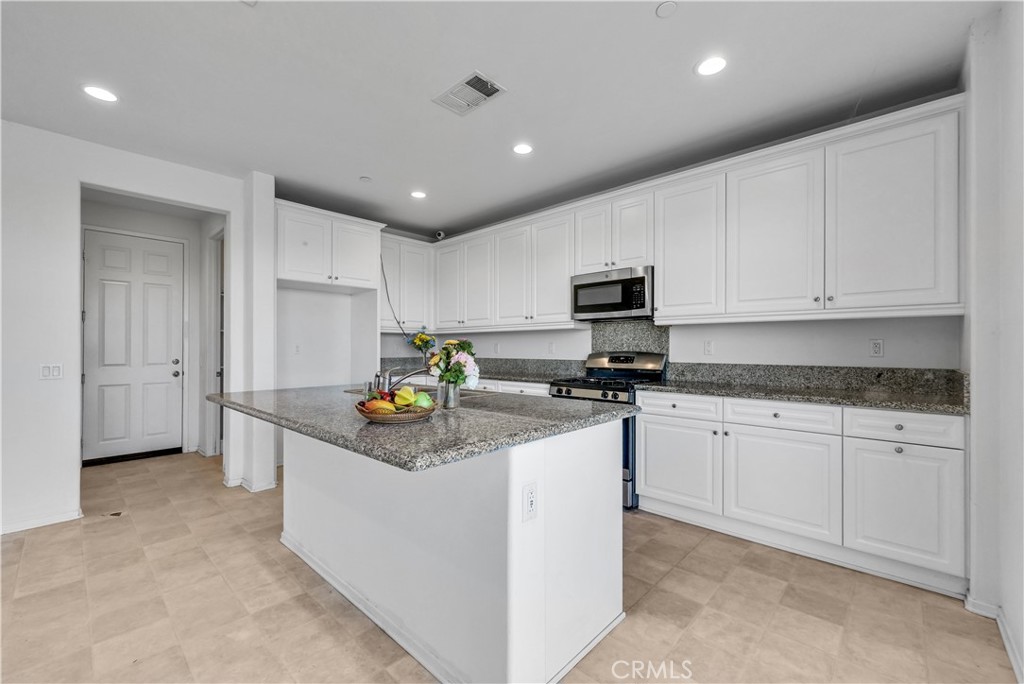 MLS #WS25275800 image #10