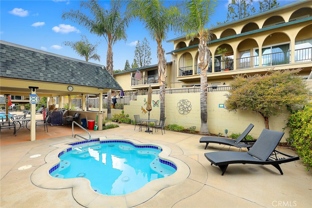 MLS #WS25275948 image #16