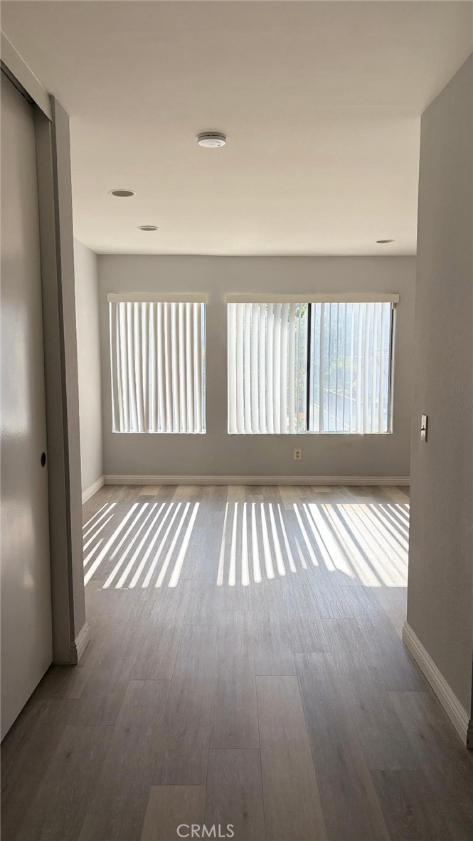 MLS #WS25275990 image #8