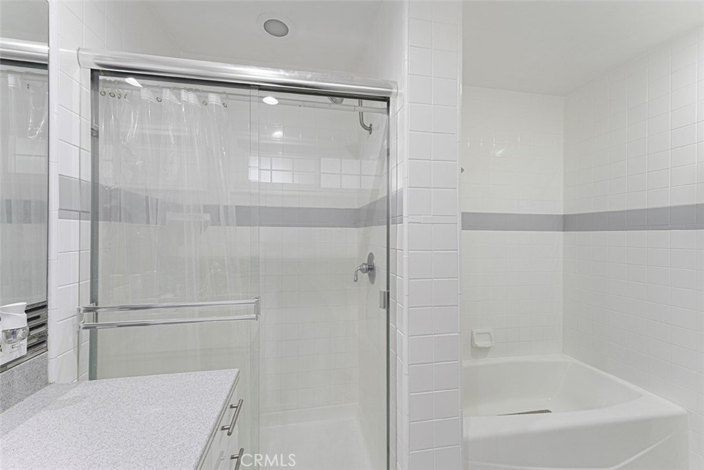 MLS #WS25276476 image #16