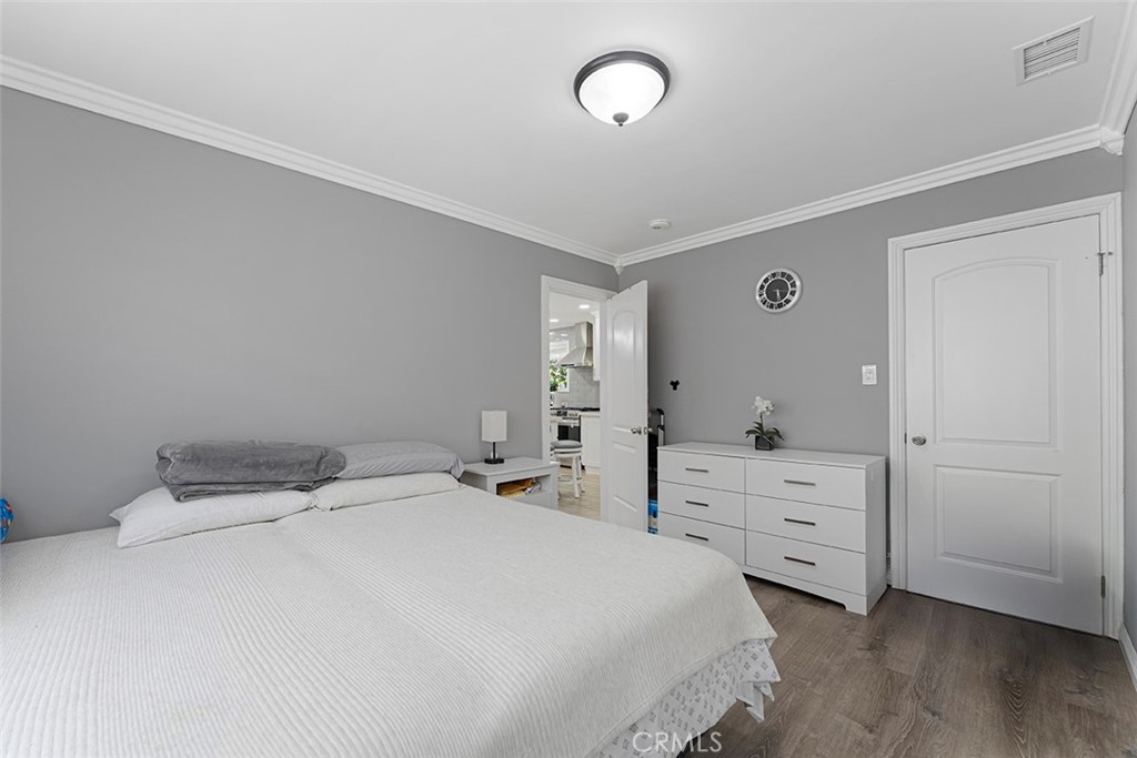 MLS #WS25276476 image #21