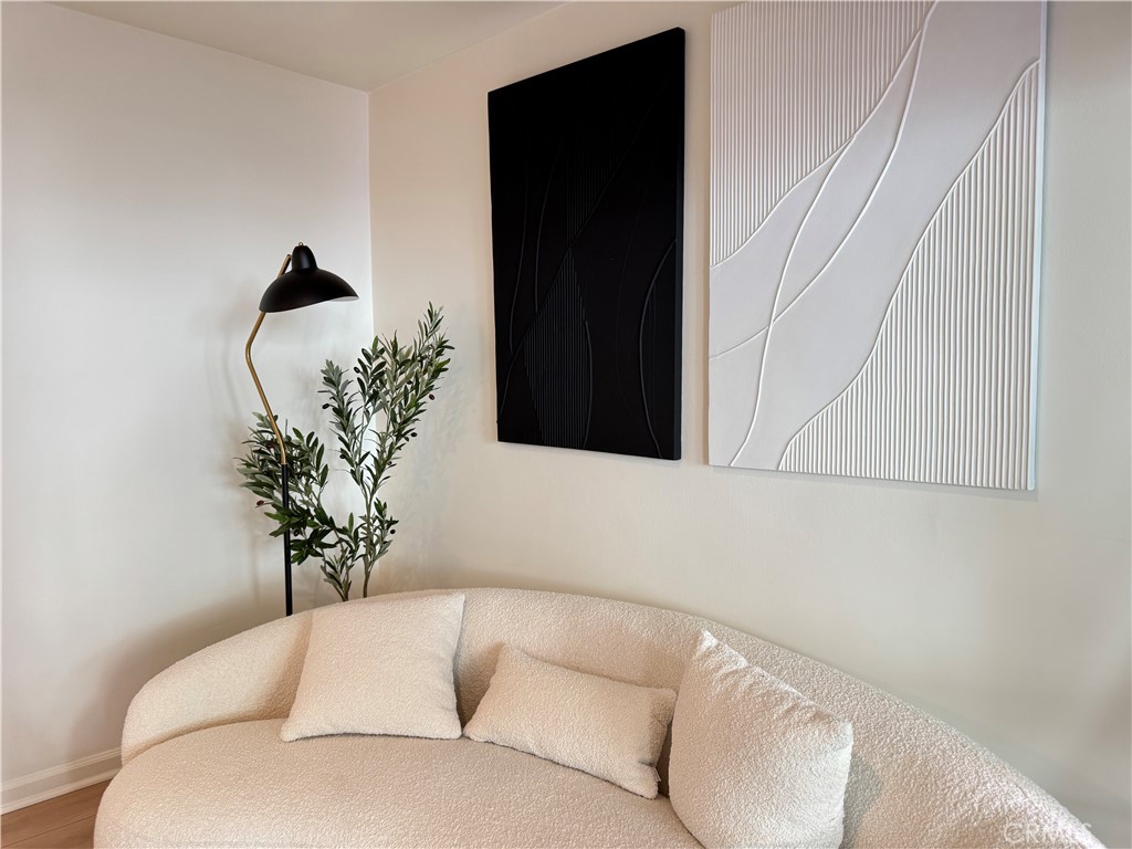 MLS #WS25276528 image #3