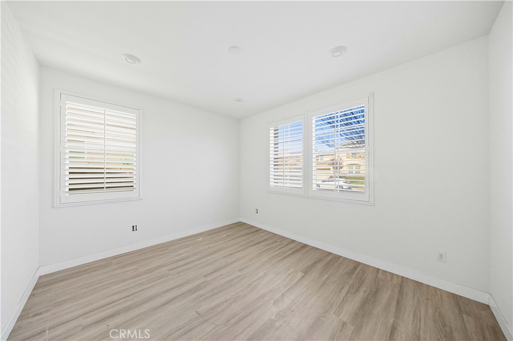 MLS #WS25276557 image #5