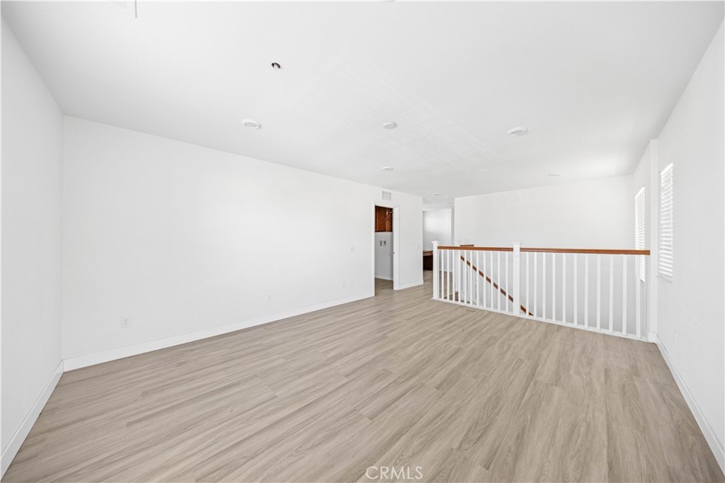 MLS #WS25276557 image #8