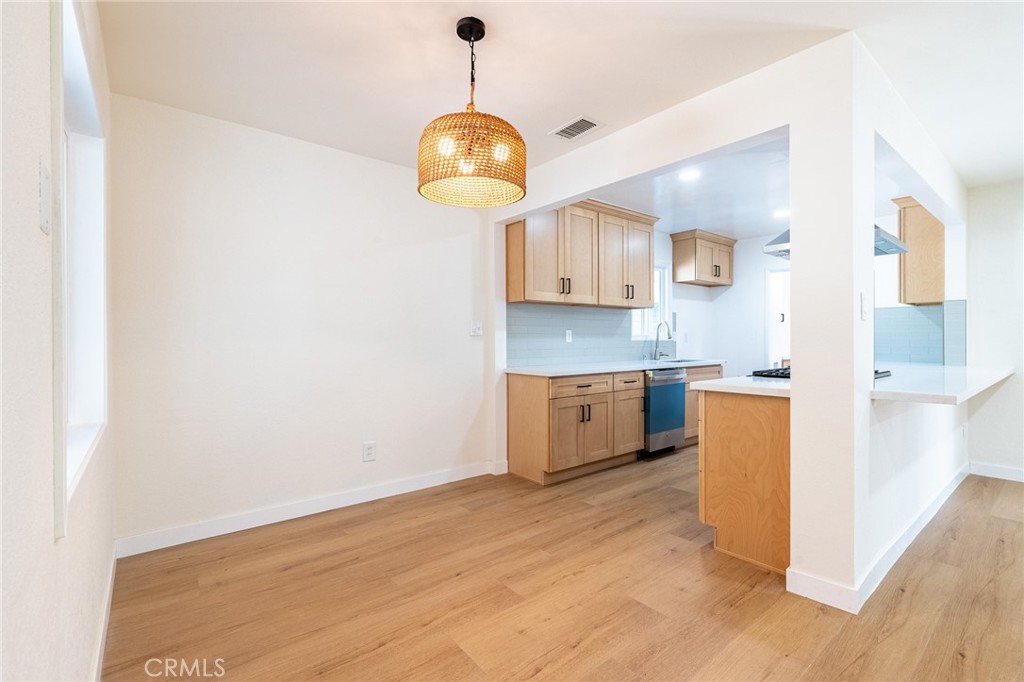 MLS #WS25276659 image #12