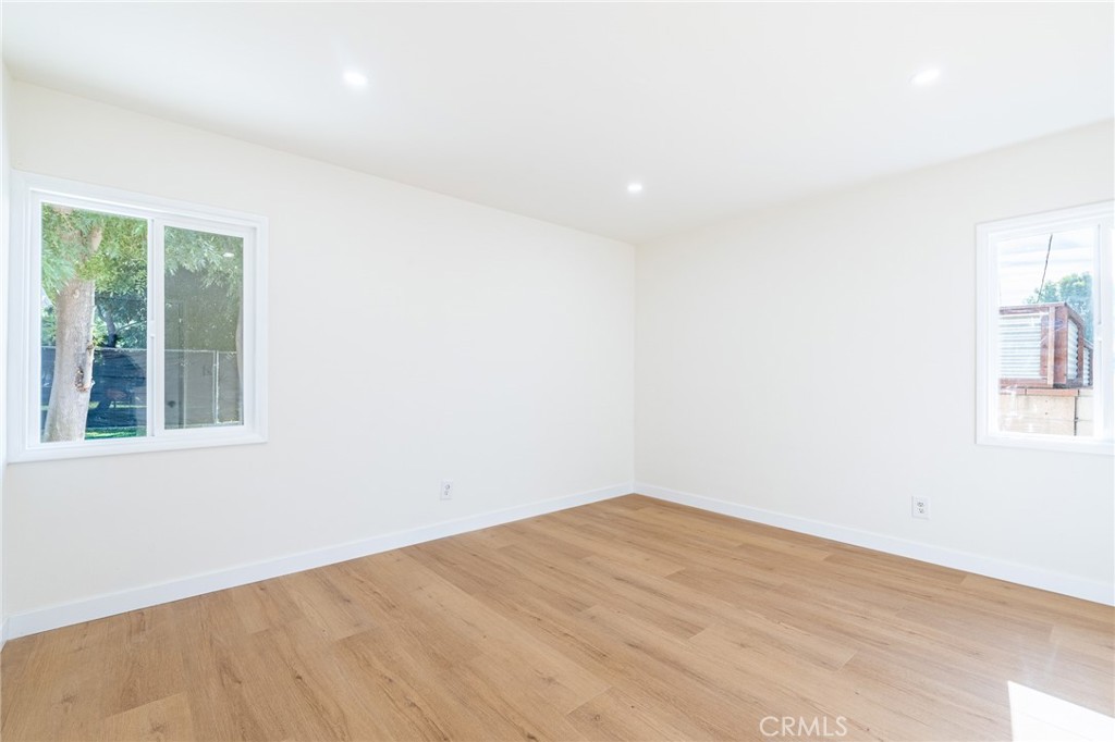 MLS #WS25276659 image #14